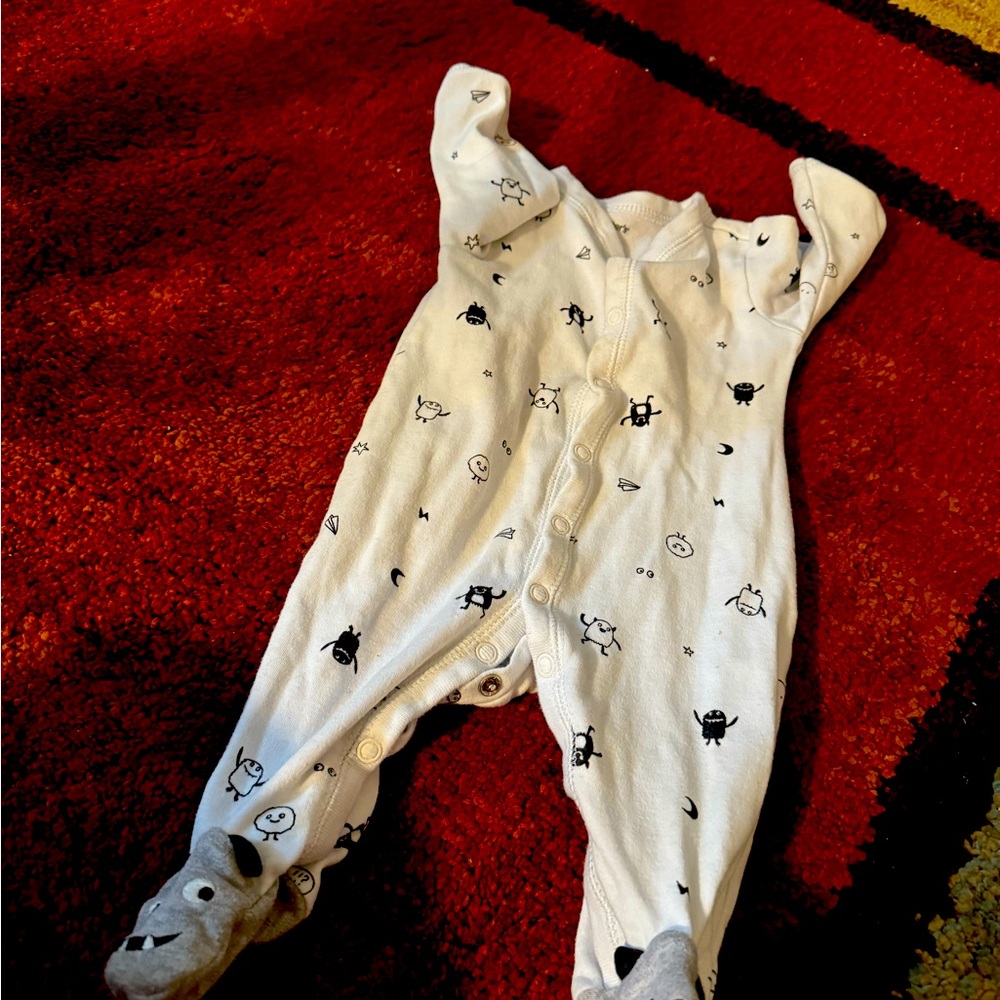 Baby clothes 0-3 months